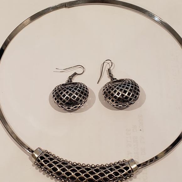 Beautiful set 🔥🔥 - Picture 3 of 3